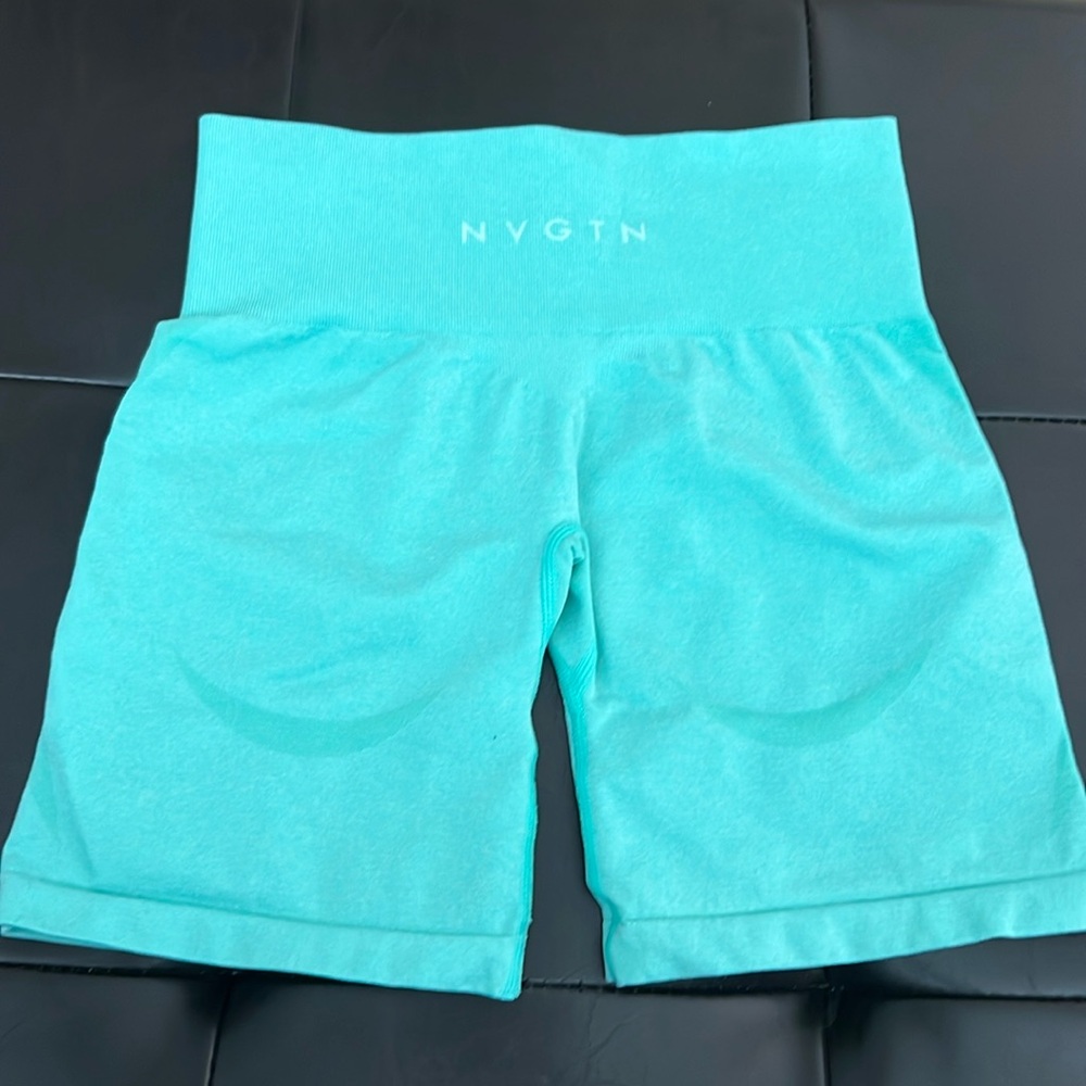 mint nvgtn contour shorts